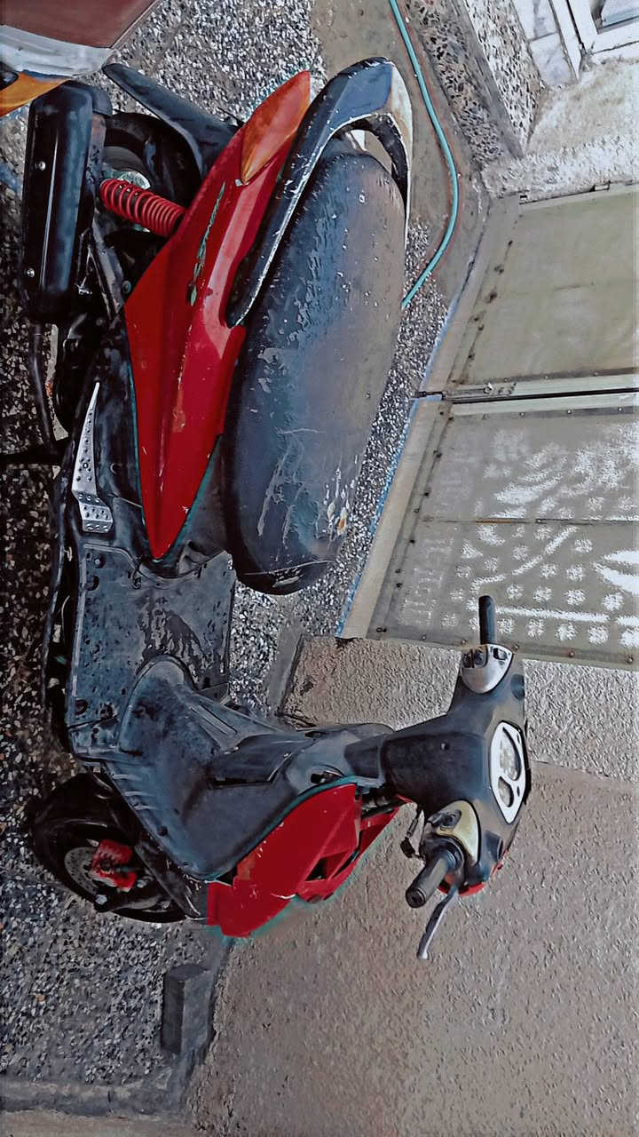 سلام عليكم دراجه سكنس البيع كوم حديد كايمه/250/  وبيه مجال ودراجه جديده كهربائته جديهه بس عوزه تجفيت   وهاذ رقمي (***********)
