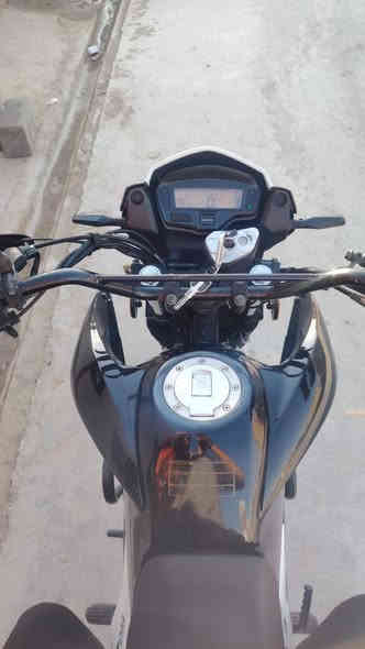 دراجه دايوان قفاز 2024
 للبيع الدراجه رقم اربيل ونضيفه ومامفتوحه ولا متعوبة ابد شرط الفحص شرطي الوحيد تاخذها  وتحول  السعر( 2,800)  مليونين وثمنميه تواصل واتساب  اي استفسار تدلل 
وغراضها موجوده لحد يجذب عليك كلشي متوفر هنا بالبصرة
***********
