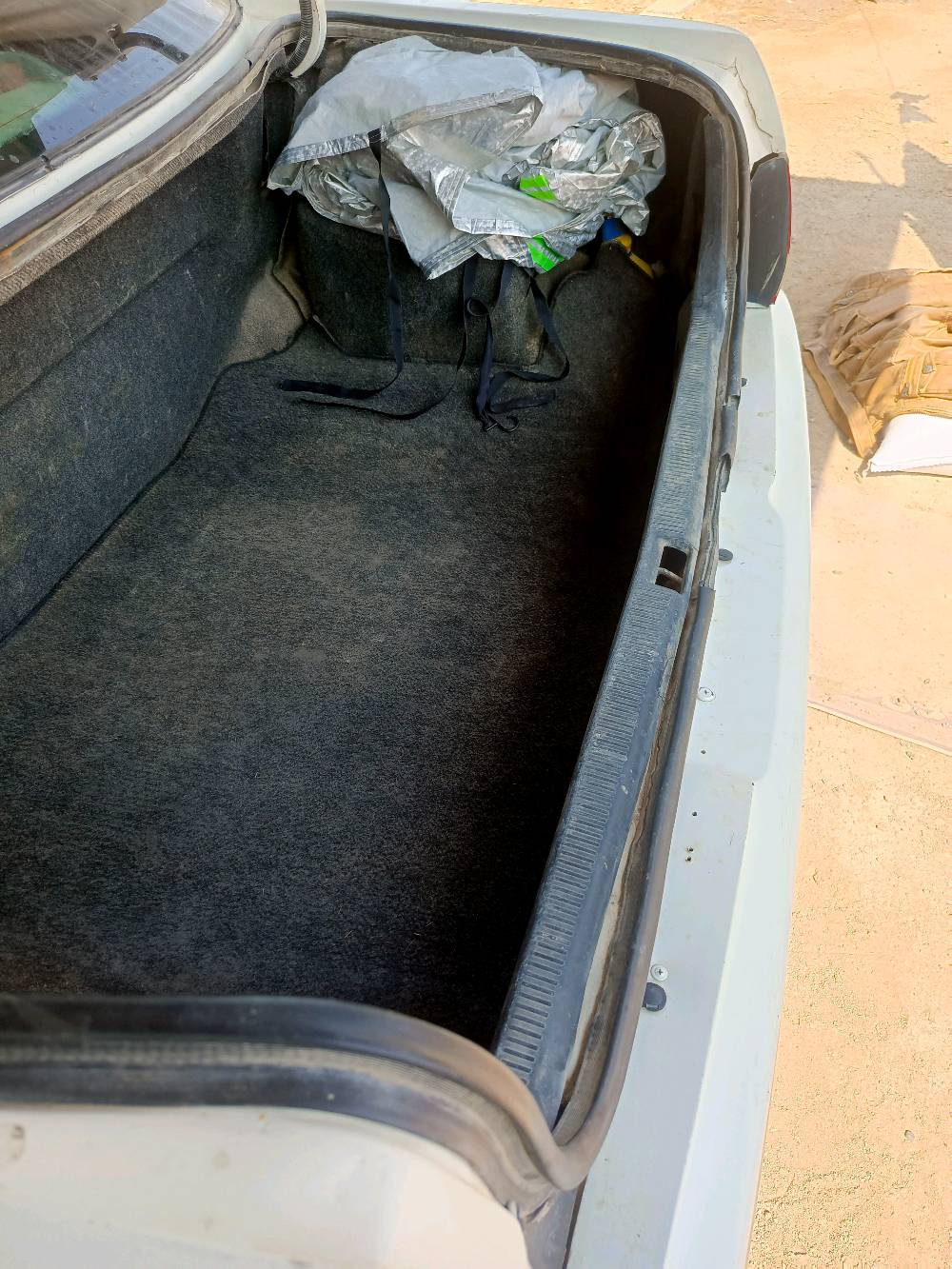 كروان راس الثور فلات موديل 1996 رقم دولي بصره باسمي شرط التحويل مكفوله من الكص والنقل والوصوليات كرستال اصل الايت ابو عيون سنتر لوك تقفيل وتفتيح محرك وكير كفاله العنوان البصرة قضاء الدير السعر 100 وبيها مجال بسيط 