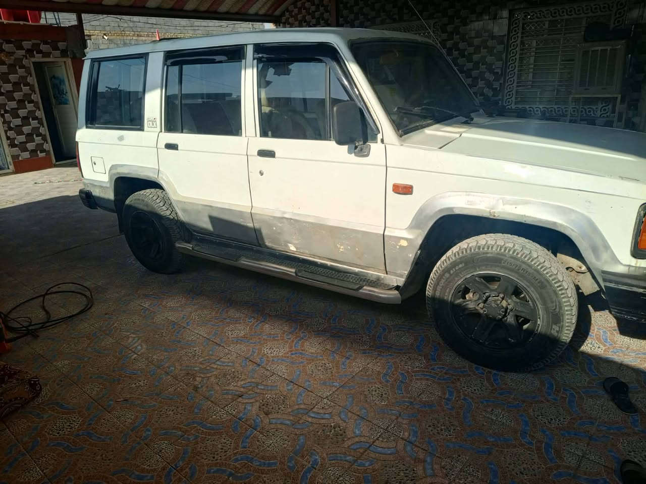 سلام عليكم ازوزه للبيع السياره كفاله عامه اي ضربه مابيه مكينه وكير وكسن كفاله حداديه جديد 4دسك شاشه +كامره  السياره غاز بانزين تخم تاير جديد كهربايات كله شغاله رقم اربيل الجديد سنويه ل30  تريد تحويل تريد وكاله السعر 38وبيه مجال مكاني الدوانيه الزيتون ***********
