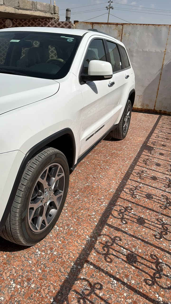 جيب شيروكي موديل 19 رقم أربيل الدولي نهاية السنوية 30 كامل مواصفات فئة لمتدد  مكفوله من الضربه والصبغ والتبديل للبيع أو المراوس بتاهو حصرا سته سلندر السعر 260 رقم التلفون *********** العنوان البصره طريق معمل الورق قرب سيطرة اللواء بالشمعه مقابيل رضا سنتر
