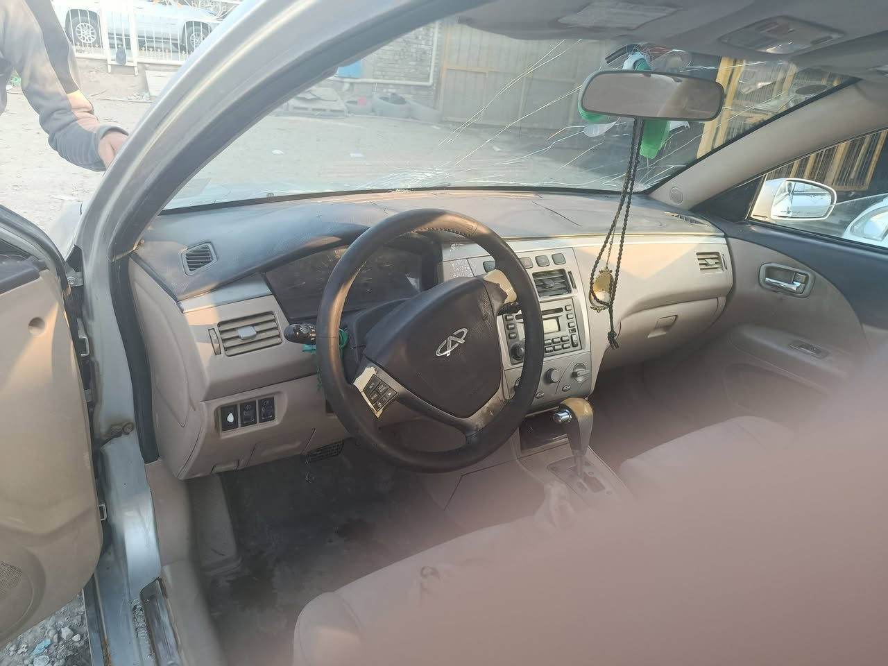 سلام عليكم  الله وبركاته سياره مديل 2012باقي التفاصيل اتصل على رقم ***********وات ساب
