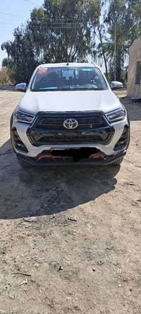 هايلوكس TRD موديل 2025  ماشيه 7000 على وضع الشركه مكفوله خير من الله ل...