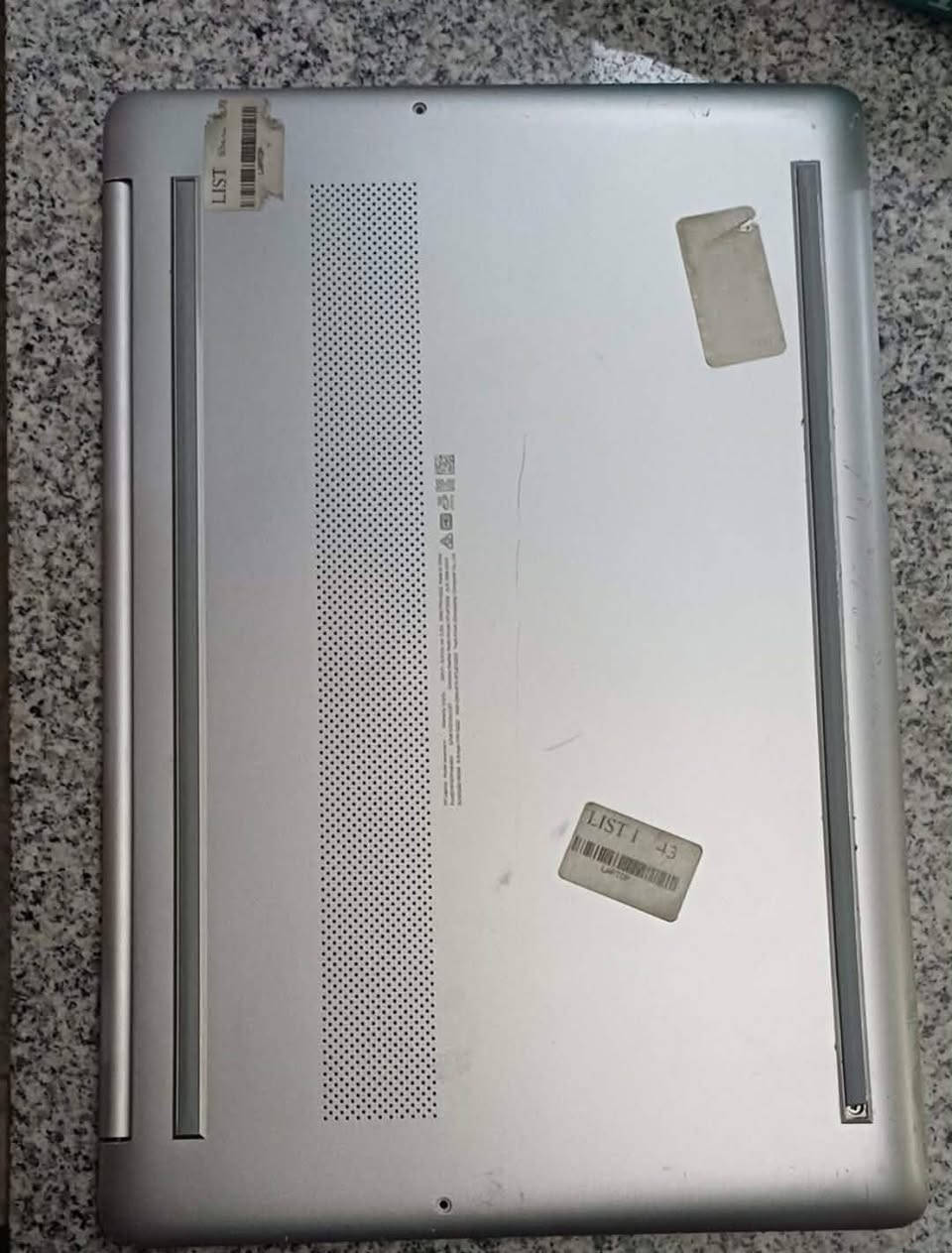 سلام عليكم
💻 للبيع HP 15s – i7 – نظيف جداً
🔹 المعالج: Intel Core i7-1065G7
🔹 كارت الشاشة: Intel Iris Plus Graphics
🔹 الرام: 8GB
🔹 التخزين: 476GB SSD
🔹 الشاشة: 15.6 إنج Full HD
🔹 النظام: Windows 10
🔹 الحالة: ممتازة / استخدام خفيف
اللابتوب سريع ومناسب للدراسة، البرمجة، التصفح، والألعاب الخفيفة.
نظيف وما بيه مشاكل.
يشغل العاب مثل minecraft و rocket league و fallout4 بدقة ممتازة و 60fps.
💰 السعر370.00 دينار عراقي (قابل للنقاش البسيط)
📍المكان: (بغداد الكرخ)
📩 للتواصل خاص


**إذا كنت صاحب هذا الإعلان وتريد حذفه لأي سبب، رجاءا أرسل رسالة إلى الدعم الفني**