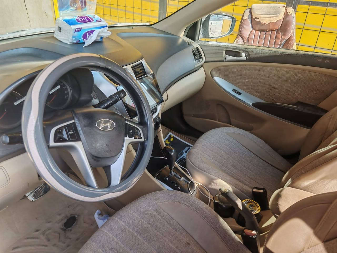 اكسنت ٢٠١٣ ذي قار باسم صاحبه سكن بغداد السونار مرفق مع الصور السعر ٧٨ ورقه وبيه مجال للاستفسار الاتصال على *********** مكان السياره بغداد الكرخ
