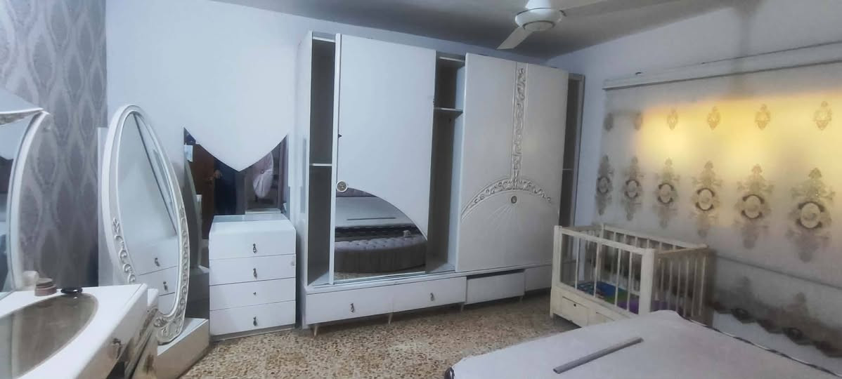 السلام عليكم غرفه تركيه نضيفه كلش وستعمال قليل مستعجل على البيع الغرفه مفتوحه وبعده بلسيار الشراي يتصل *********** مكاني ابو رمانه عمارة, ميسان
