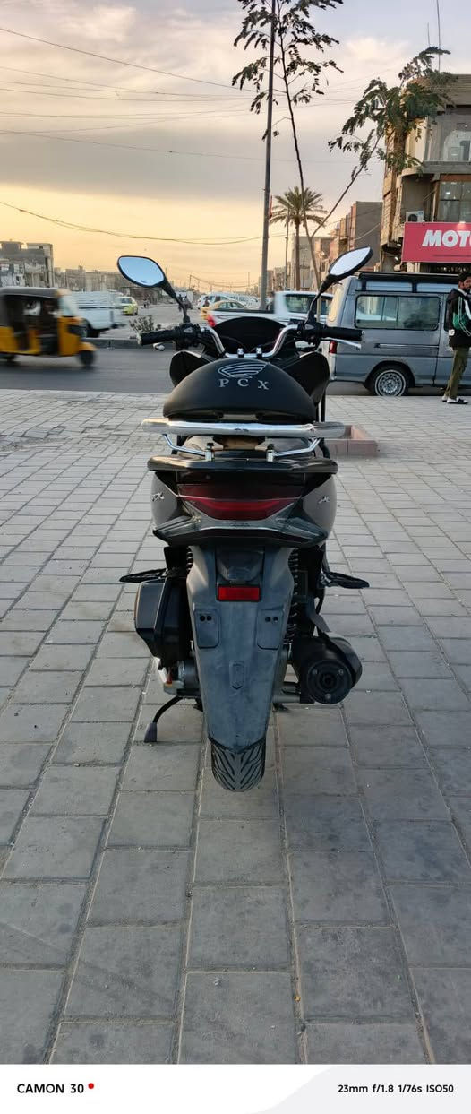 السلام عليكم شباب دراجه بي سي اس الجيل الثالث اسود طافي دراجه خيل من الله مقفوله كفاله عامه مكان بغداد حي النصر الاستفسار اتصل على هذا الرقم 
***********
