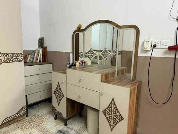 ژوری نووستن تورکی 8 پارچە 
بۆ فرۆشتن زۆر پاکە بە پاکی ماوتەوە برا لۆکە کەم بەکار هاتووە ناو نیشان کەلار مشتەریت تێل بکە لە خزمەت تام  ژ.م***********
