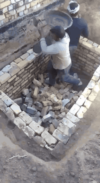 إلي عنده أي شغل الاتصال وخادم حفربناءصب سبتتنك تفليش بيوت تبوير مواد كلشي نشتغل ***********ترتيب حدايق
