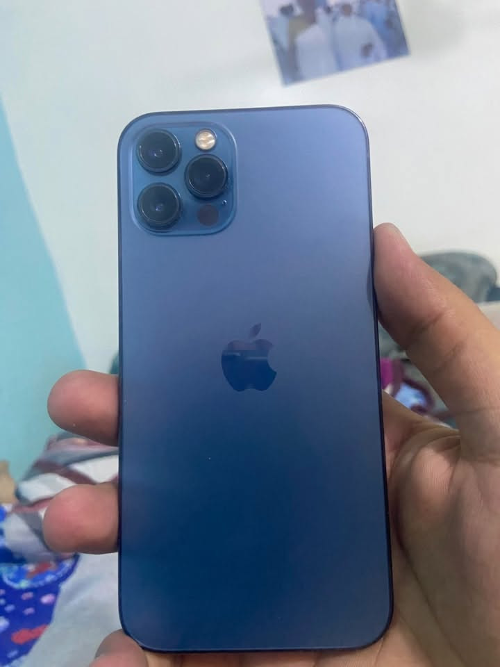 12 برو  ذاكرة 128 بطارية 80 جهاز ماستر وكفاله نضافه ٩٥ بميه للبيع أو مراوس ب 325 بي مجال بسيط كلش
***********
