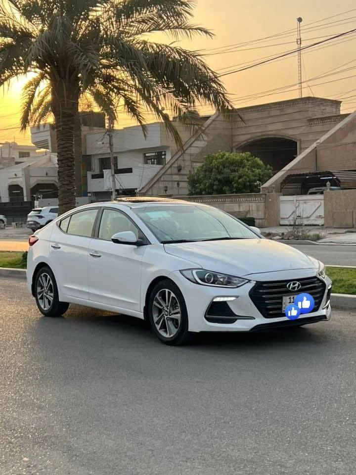 على بركة اللة 🌹
سلام عليكم حبايب قلبي ❤️
 النترا سوبر خليجي موديل /  2018 
🌺ELANTRA 🌹Super 🌺
لون ابيض / 🤍
رقم بغداد  دولي الجديد بأسمي مداور ثاني يوم 
فول مواصفات عده البصمه 

كشنات مخمل 
سلايد روف 
لد نهاري 
ويل كب عدد / 5 سبيره منازل بعده 
كروز سرعه 
قطعتين تبريد امامي وخلفي السعر 152 وبيهه مجال 
كامره خلفيه دواره 
تحكم ستيرن جهتين 
مدخل (USB / AUX)
اشاير بالمري 
مري قابله للطي اوتو و شفط AUTO
الاوامر الصوتية انفنتي 
شاشة حجم كبير 
يدات ابواب المنيوم 
دسك عدد / 4 
محرك 2000 دوش سوبر خليجي 
حساس خلفي بلادي + حساس امامي بلادي 
3 انظمه قياده
( نورمال / ايكو / سبورت )
ماشيه ( 123  ) الف حقيقي اصل وعلى فحص 
تخم تاير جديد كوري 
كير محرك تبريد صدر حداديه كفاله عامه جديده جداً  مكفوله من جميع النواحي مابيه نقص ابد  و على الفحص 
فقط بيهه بارد البنيد ومسحوب كارت مامبين  حتى دعاميات كفاله عامه السياره من جميع النواحي ؟ 
مكان السياره الرميثه  
***********
