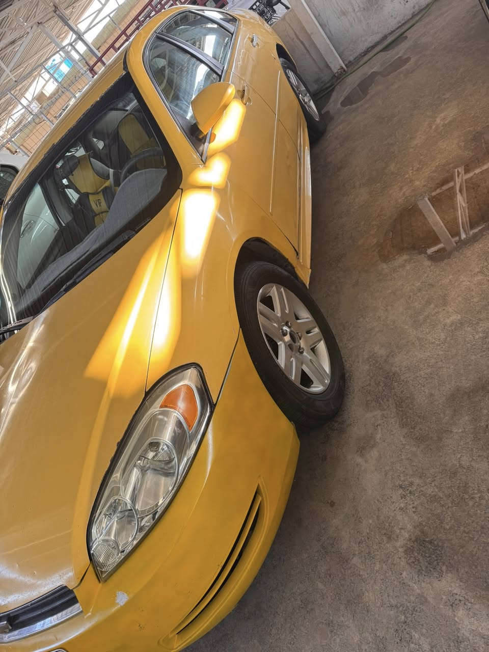 السلام عليكم امبالا موديل 2010 رقم أنبار دولي بسمي مصفره من كل شي كير و محرك و صدر و تبريد و تخم تاير جاهزات للبيع أو المراوس ***********.  السعر 50
