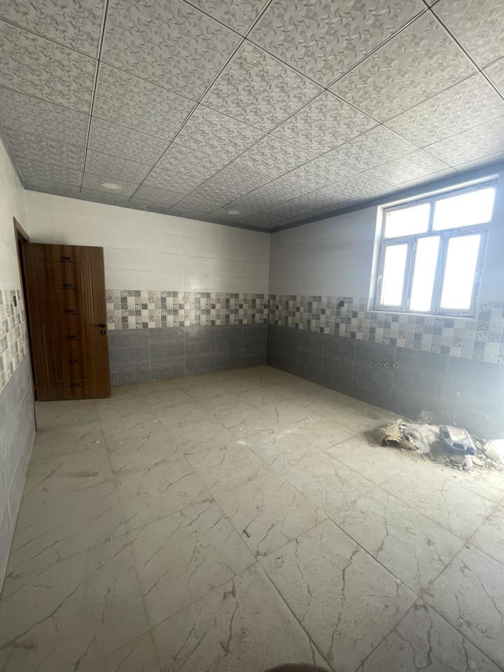 دار للبيع مجمع الكرار السكني مساحة 200م موقع مميز شارع 60 مقابل الاميرات
مرحلة ثالثة جاهز للسكن السعر الكلي للشركة 100 مليون واصل 53 مليون + تطلوعه مناسبة 

للاستفسار ***********
