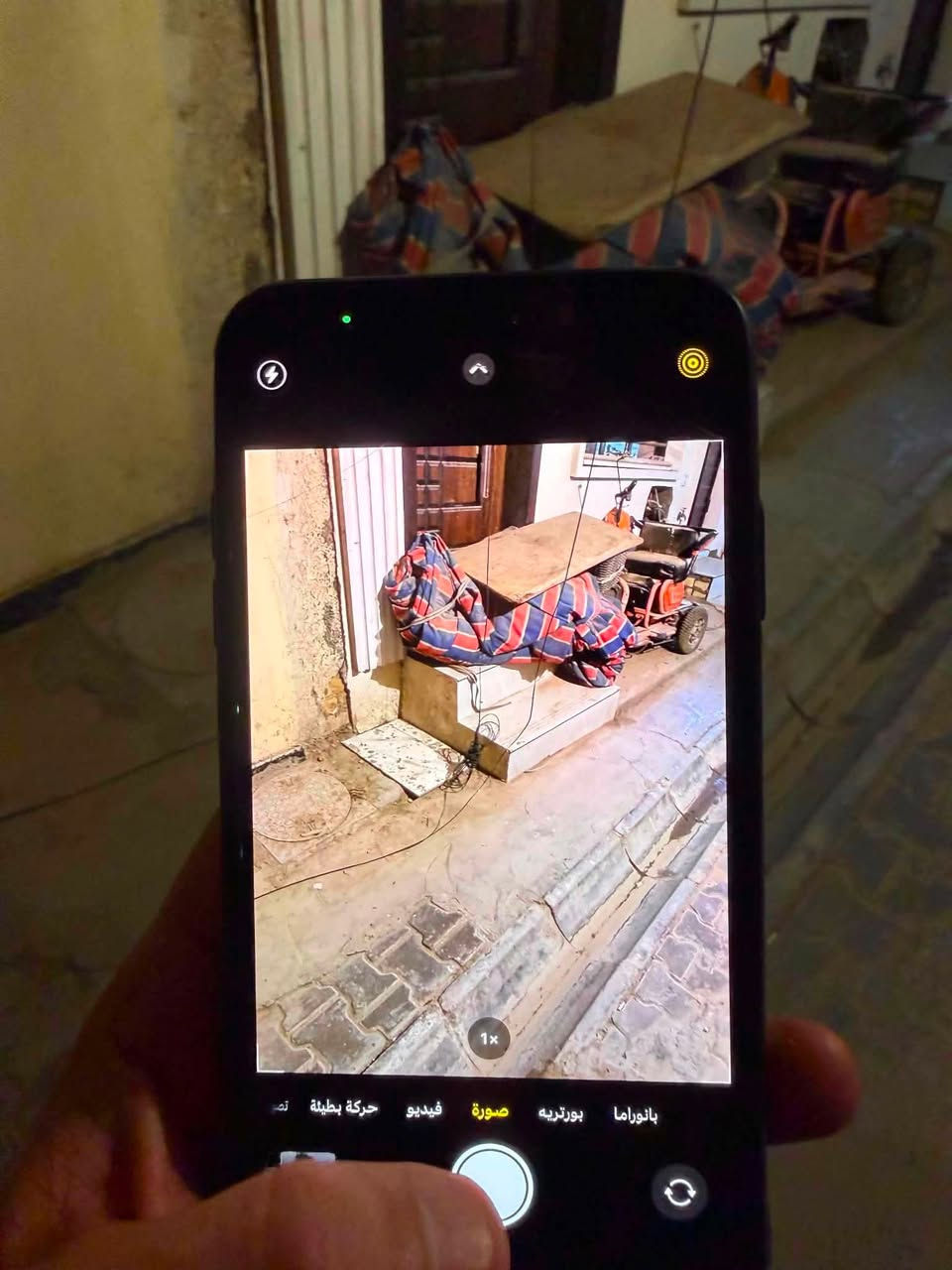 ايفون أكس ماكس لون ذهبي الجهاز كل مكفول فقط بي فطر بالشاشه والضهر مفطور باقي الجهاز شغال اتصال كامره صوت اللمس كلشي شغال سعر الجهاز 125 وبي مجال بسيط العنوان بغداد المنصور رقم بي واتساب *********** وموجود ع خاص
