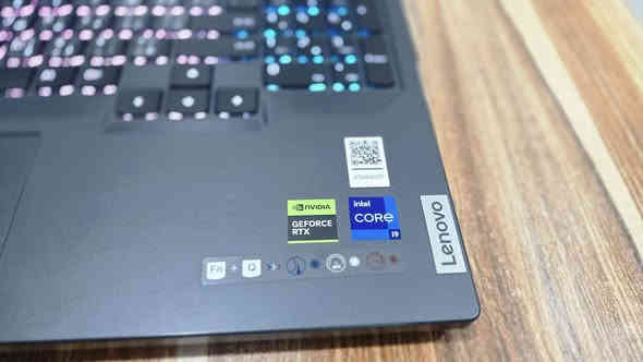 السلام عليكم اللابتوب للبيع توصيل ماعندي الجهاز كامل بدون اي نقص نظيف 100% استخدام سنه شخصي معتدل كارتونه وشاحن الاصلي موجودات.
المواصفات
Legion, Legion Pro 5 16IRX8
 Model:82WK006AUS
Intel Core i9-13900HX
RAM 2x 8GB SO DDR5-5600 
1TB SSD M.2 PCIe 4.0x4 NVMe
NVIDIA GeForce RTX 4070 8GB GDDR6 140W
Display 16" WQXGA (2560x1600) IPS 500nits Anti-glare, 100% sRGB, 240Hz, DisplayHDR™ 400, Dolby Vision®, G-SYNC®, Low Blue Light, High Gaming Performance
السعر /1,700,000
ضايف عليه هارد 512 samsung ssd 970 pro 
العنوان بغداد الاعظمية قرب مقبره الملك ***********66
