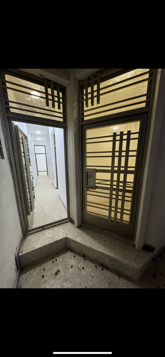 بيت للايجار ***********
بيت للإيجار  كاظمية الثانية//طي بناء حديث ٨٠ متر طابقين ثلاث غرف واستقبال ومطبخ للاتصال*********** 
(((نزال قاسم الوكيل)))
