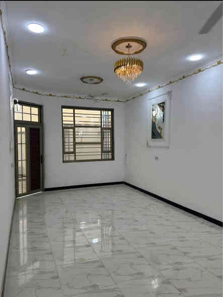 اسعد الله اوقاتكم بكل خير 🔷 
متوفر بيت البيع 🔷 
بمساحه 300متر 
طابو ملك صرف تحويل سهم باسم المشتري 🛑
الموقع البصره ابو الخصيب شارع كوت الحمداني قرب المحكمه الجديده 
مو بيت روعه 🏨
البيت يحتوي على 
#غرف نوم 3
#صاله
#ديوان
#مطبخ
#كراج
#حديقه🌹 
#صحيات داخلي وخارجي 🛑
وسعر البيت 140مليون اوبي مجال 💸 
للاستفسار والتواصل تصل *********** البصرة
