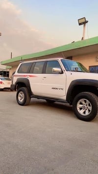 نيسان باترول سفاري 2008 رقم بغداد باسمي  السيارة مكفولة من الضربة بيها...