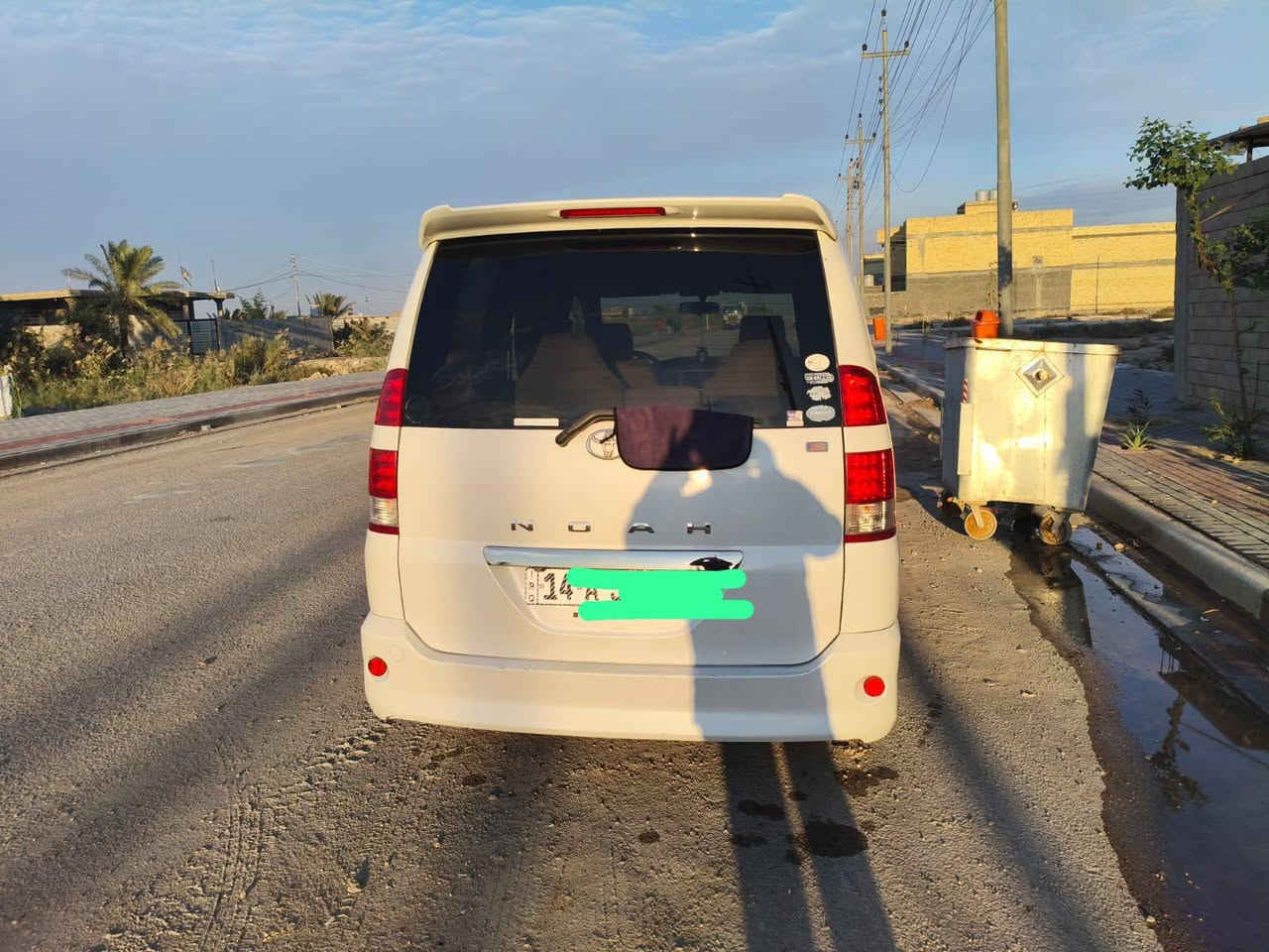 نوها للبيع موديل 2013 لون ابيض صدفي ابواب شفط مرايه شفط كاميرا  خلفيه حساسات خلفيه تدفئه تبريد سبعه راكب محرك 2000 سياره حلوه بدي نظيف ، تحويل ثاني يوم السعر 95 وبيها مجال ***********
