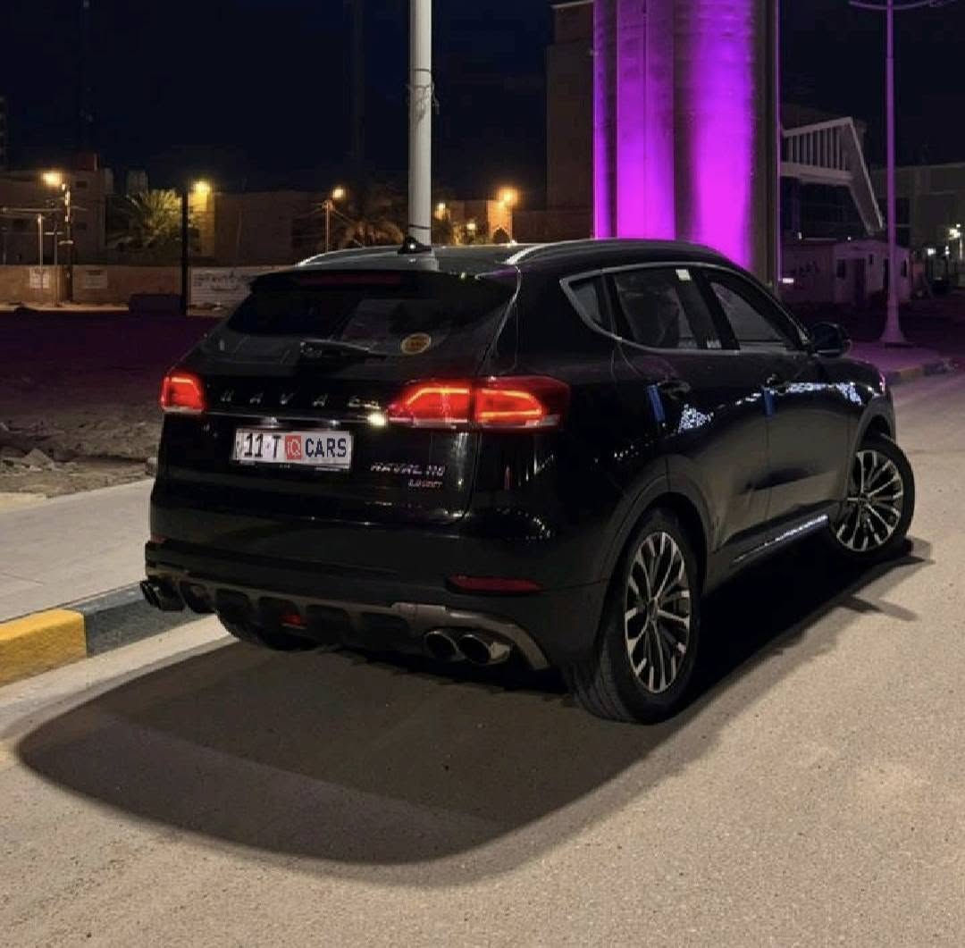سلام عليكم هافال H6 2020 رقم بغداد باسمي سنوية جديدة السيارة ماشية 87 الف فول مواصفات للاخير السيارة بيها ضربة خلفية معدل ربع باب الصندوك ومرشوش وطرف الجاملغ بارد يعني ضربة سطحية ومكان بارد بين باب السايق والجاملغ فقط حواف السيارة مكينة كير جاهزة يحتاجلها فقط فابريتر تبريد السعر 125 وبيها مجال للاستفسار *********** مكاني البصرة
