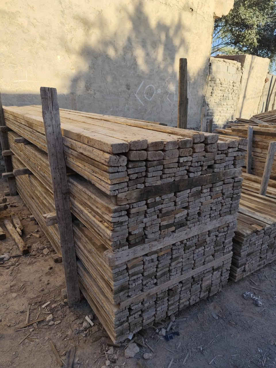 سلام عليكم قالب خشب للبيع العدد 12 مكعب إله ربع المكان بابل 
الرقم ***********
