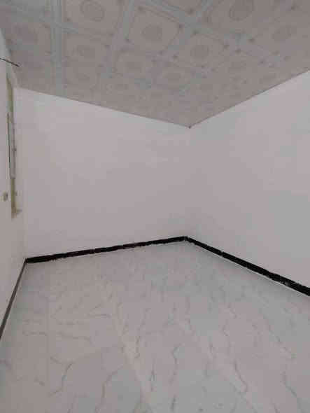 بيت🏠🤑 20مليون وبيه مجال *********** 
بيت مساحه 50م #طابو_زراعي سند 25

#قريب_شارع_لحولي 

(عنوان لمكتب    
(  عمود 301بضبط مكتب الفرات                            

بيت جاهز مفتاح 🔑 
أساس وسقف صب مركزي 

منطقه كامله السكن #شوارع_تبليط 

غرفه + صاله + مطبخ معزول + صحيات 

#مدارس // ماء//. كهرباء//. تبليط  /. خط مولد ذهبي 

وتساب***********

ملاحظه// توجد لدينا كل المساحات من دور او قطع النجف
