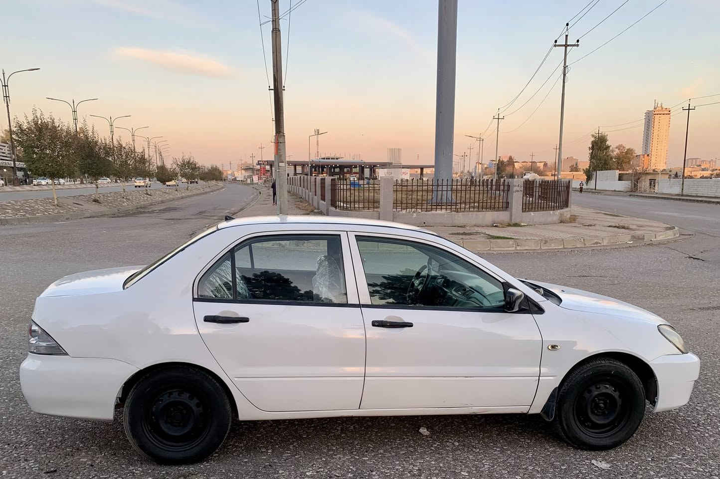 لانسه ر 2007 گئر عادي مه گينه و گئر وگه رمو ساردي به شه رته كاره باي به شه رته 56 وه ره قه*********** مبايل واتساب
