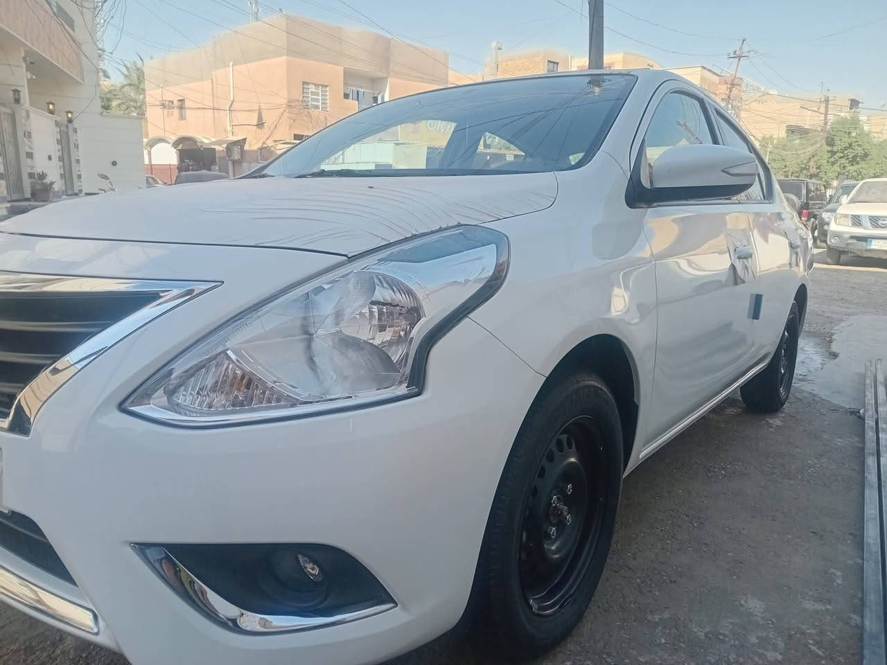 سلام عليكم سيارة نيسان مصري موديل ٢٠٢٥ ماشية ١٩ الف بحالة الوكالة مكفولة من صبغ والتبديل رقم اربيل الدولي سنوية باسمي 
المواصفات 
شاشة أصلية وكاميرا خلفية جام كهرباء عدد(٤) تبريد قطعتين  اشاير بالمري داخل بيجي ايرباك عدد(٢) تحكم ستيرن يدات نيكل حساس خلفي شباك نيكل سبايدر بلوجكترات اصلي محرك ١٥٠٠ مانع انزلاق ويل حجم (١٥) اوكس USB مدوشمة عام كشنات +كاعية+صندوق مكان سيارة بالاعظمية سعر ١٢٦ وبي مجال بسيط للإستفسار الاتصال ***********
