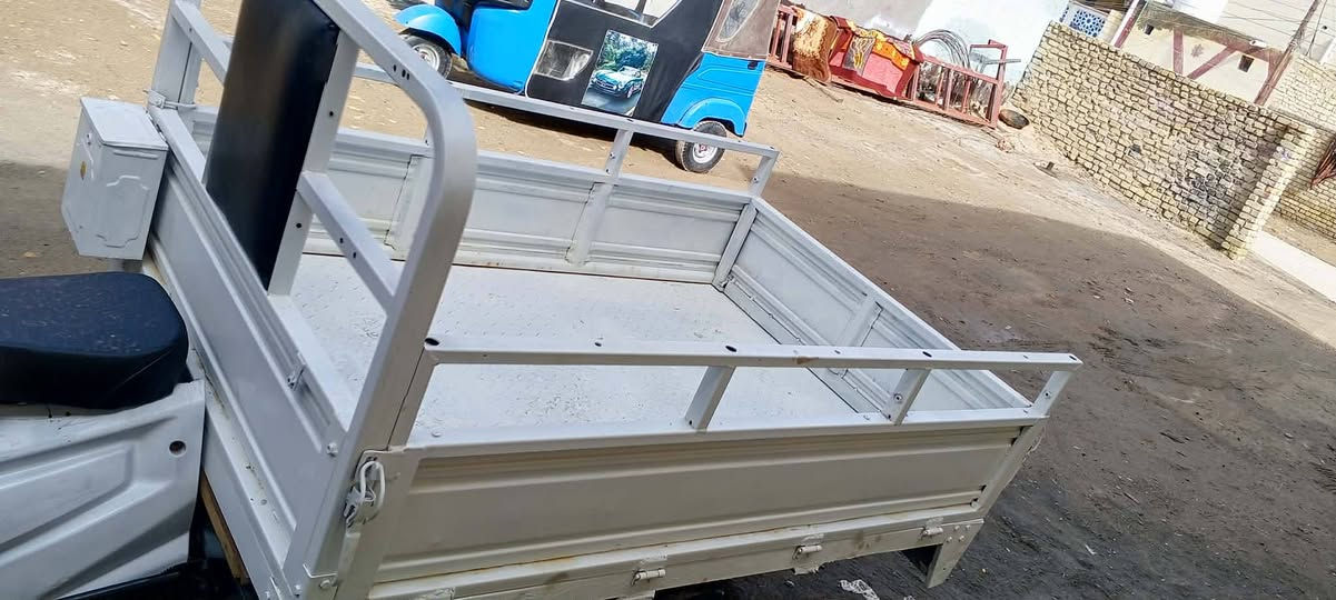 السلام عليكم ستواته البيع
معمره تعمير حلو مكينه مجفته غراض صليه كلك 
مكفواله عشاير  السعر 700 وبيه مجال  ***********
