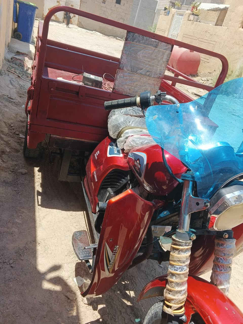 بسم الله الرحمن الرحيم
ستوتة للبيع موديل 2018اوراق 
ما نقصهة شي مجفتة تجفيت جديد شركة 
فلنجات وشفتات كلهة جديد ستوتة خير من الله 
العنوان واسط نعمانية 
السعر 1250وبيهة مجال
للاتصال ***********
