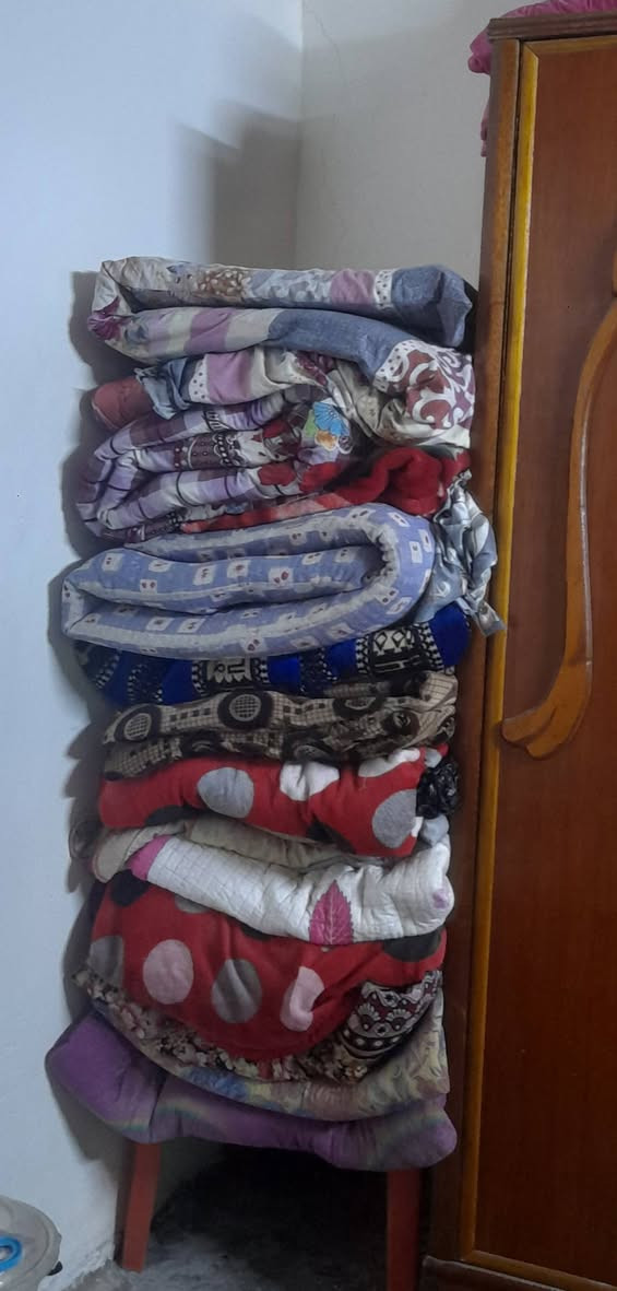 للبيع كنتور صاج ٦ أبواب ٢٠٠  والبطانيات ودواشك نظيفات ٢٥ ميز صاج مع زاوية ٢٥ كوشات ديباج حجم كبير مع ٤ مخاد ٢٠ فرشه صيفيه ٥  تواصل *********** بغداد الحريه
