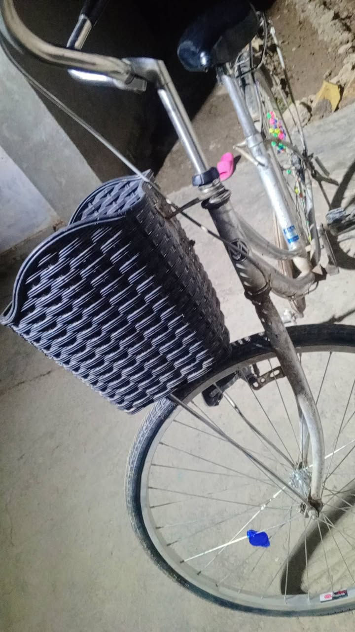 بايسكل ياباني شبه جديد للبيع الويالات جدد دينما شغال ابريكات شغالات دسك جديد السعر 50وبي مجال قليل  الاتصال عل هاذه الرقم ***********
