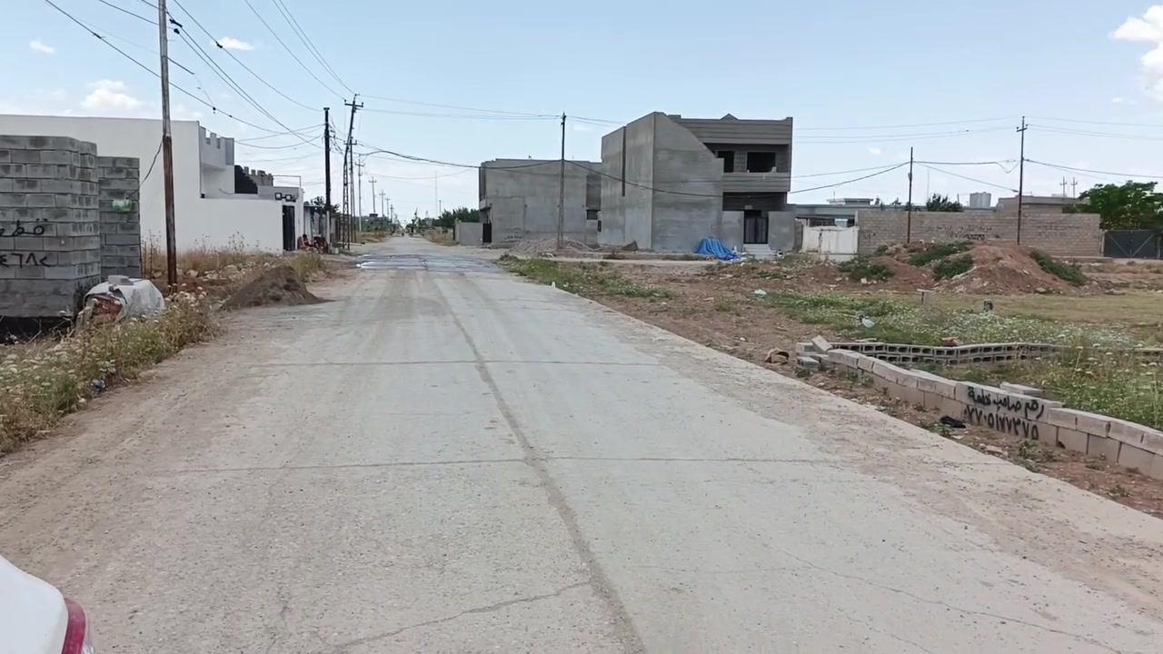 قطعتين طبك للبيع قطعه اوله ركن 148 متر وثاني 135 متر خدمات كامل ماي كهرباء تبليط خط مولد مدرسه ابتدائيه حي بدر خلف كليه جعفر الصادق قرب مدرسه شهيد كاظم عباس اكثر تفاصيل ***********
