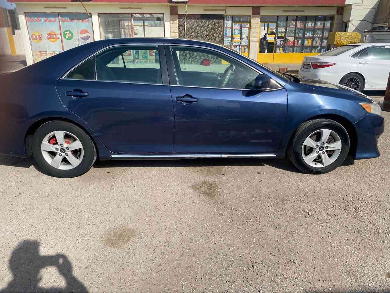 كامري 2014 وارد امريكي رقم بغداد بيها خمس قطع صبغ أبيع حزام ، كير محرك چيك وين متريد ، تايرات حداديه نص عمر ، أشر بيها گلوب سيرڤس لأن حساس الدكشن الفوك عاطل و صار صرف بانزين بسببه ، تدفئه ومنظومة تبريد و مي كامله كله جديد ، السيارة بإسمي شرط التحويل و السونار قديم و مرفق مع الصور ،، السعر 120 ورقه و بيها مجال بعد المعاينه رقمي *********** 
غير متواجد عالفيس الفلوجة, الأنبار
