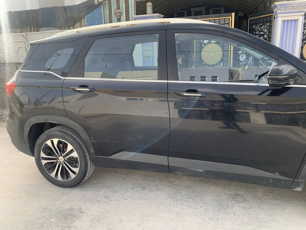 #شوفرليت#كابتيفا- #برمير- #اعلى فئة فول فول مواصفات
#السعر 160
#موديل2023

-7راكب

#محركV4-1.5تيربو-القدرة الحصانية148حصان مع ناقل حركة كير نوعCVTاتوماتيك

واجهات أمامية وخلفية جديدة

ميزة دخول المركبة بدون مفتاح

بصمة عدد2

العجلات المعدنية بقياس18بوصة

مصابيح أماميةLEDاوتوماتكية

مصابيح خلفية جديدةLED

فتحة سقف بانورامي

مرايا خارجية مع إشارات الانعطاف

تحكم في الصوت ومثبت السرعة من عجلة المقود(تحكم استرين اتجاهين)

وسادات هوائية عدد6（أريباك)

كآمرات عدد1

نظام صوتي مع6سماعات

نظام مراقبة ضغط الإطارات

نظام المساعدة على الركن الأمامي(حساسات امامية)

نظام المساعدة على الركن الخلفي

(حساسات خلفية)

نظام الثبات الإلكتروني

‏Auto Hold

‏Android Auto

‏Apple Car Play

‏USB , Type C , Bluetooth

هاند بريك-دكمة(كهرباء)

شاشة لمس ملونة قياس

شاشة العدادات الرقمية قياس7بوصه

تحكم تكييف أتوماتيكي مع وجود قطعتين تبريد

نوافذ كهربائية التحكم

مقاعد مخمل7راكب

تعديل مقعد السائق كهربائيا ب6وضعيات

تحكم كهربائي بالمرايا الجانبية

رقم بغداد بأسمي

موجودة بالسماوه

للمعلومات الاتصال على الأرقام التالية
***********
