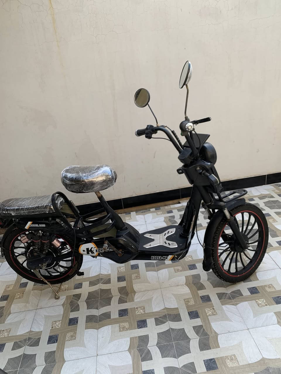 ٢٢٥ وبيها مجال حك الجية موديل ٢٤ بطاريات جدد صار اقل سبوع من شادهن عل فحص كهربائات شغاله مكاني ديالى بعقوبه شراي اتصل ***********
