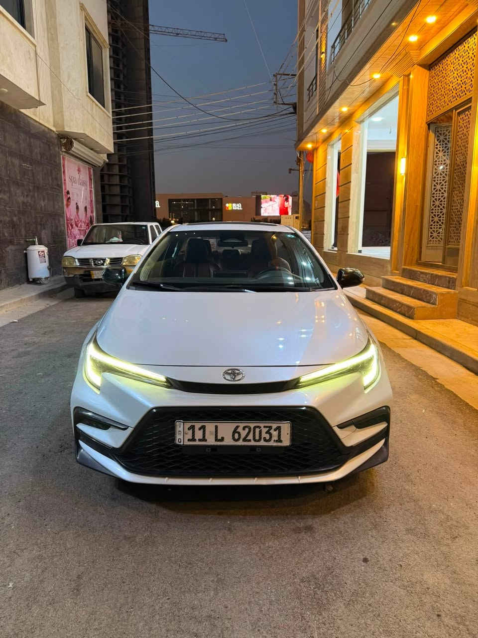 كـورلا S بلاك اديشن 
موديل 2025 
فول مواصفات 1\1
بصمة تشغيل + أبواب 
فتحة سقف 
محرك 1800 هايبرد 
كشن كهرباء 
داخل احمر
سايد بريك بصمة
اوتو هولد
رادارات + كامرة خلفية 
ويل كب 17 بلاك
سبايدر + يدات ومري بلاك 
شاشة دجتل 
قطعتين تبريد 
لايت زينون + لد نهاري
وباقي مواصفات المعروفة 
ماشية 64كم 
مكفولة عدا بارد بجاملغ خلفي 
رقم بغداد الجديد تحويل مباشر
العنوان بغداد الدورة 
السعر 155$ مجالها بسيط حك جية فقط 
شراي اتصل وتدلل (***********‬)
