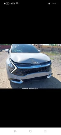 سبورتج برستيج لون سمنتي السياره جديده ابمعنه الكلمه مثل ما موضح بل صور...