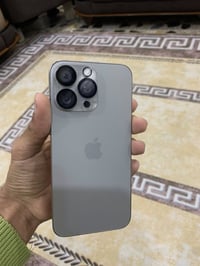 ايفون15برو ماكس التيتانيوم   شرق اوسط  الذاكره :256 البطاريه :86 كارتو...