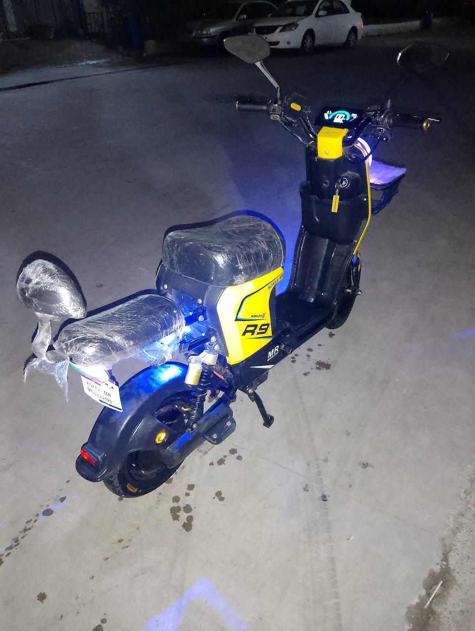 بايسكل شحن لبيع
سعر 425بي مجال 
نوعي R9
5بطاريات دبل 
موديل 2025
نضافت 95 من 100 
عند نضام بك 
لايت كدام شغال ناصي كالي 
اشاير شغال 
نشرات شغال 
بلوتوث شغال 
رقم ***********
مكان كركوك
