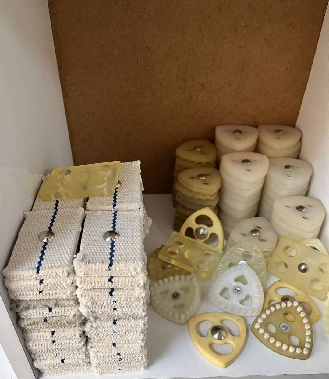 نوفر قطع غيار مطاحن القمح عالية الجودة لضمان تشغيل مستمر وكفاءة عالية.

📦 المبيع بالجملة والمفرق
🚚 شحن إلى جميع الدول العربية

📞 للتواصل عبر واتساب:
https://wa.me/qr/IXGKIT6NI7XBL1

#LÖZEN – قوة الأداء تبدأ من الجودة


**إذا كنت صاحب هذا الإعلان وتريد حذفه لأي سبب، رجاءا أرسل رسالة إلى الدعم الفني**
