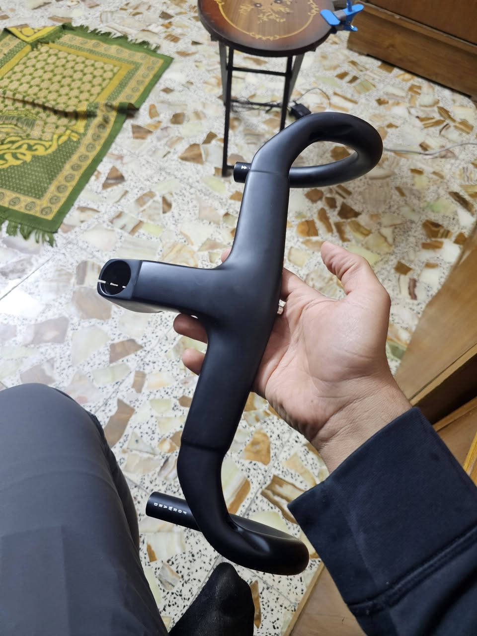 استيرن كاربون فايبر مال تريك مادون السعر ٦٥ الف وحذاء  بايسكل سبورت تجي وياه قواعد هم السعر ٣٠ الف وياه قاعدات مطاره هديه للحجز ***********
