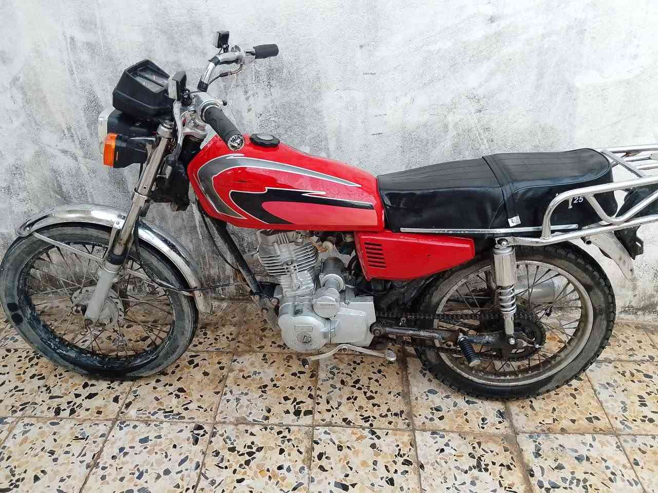 دراجة خمسه كير للبيع
موديل 17 تعمير 24 
نضيفه شوفت عينك 
أوراق اصولي 
600 وبيها مجال للشراي


**إذا كنت صاحب هذا الإعلان وتريد حذفه لأي سبب، رجاءا أرسل رسالة إلى الدعم الفني**