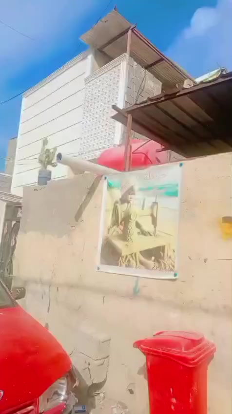 السلام عليكم  بيت للبيع بشارع ١٥ بين الشيشان والوسط مساحه 150 متر بيه غرفه واستقبال وترك وممر مساحه كلش جبيره مع غرفه اخشاب تبقه وياه الي يحب يتفضل خاص سعره 42 بيه مجال بسيط ***********
