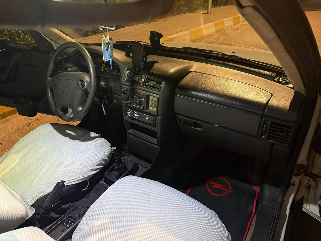 سلام عليكم اوبل فكترا موديل 95 بلاد دبل ارباك ارباك شغال اثنيهم سياره بدون ضربه فقط صبغ عام للجماليه محرك 20 سنويه لحد 27 شرط تحويل بسمي بطاقه بانزين مقدمن اله ما باقي شي يطلع سياره اسلايت جام كهرباء رقم موبايل *********** Singapore
