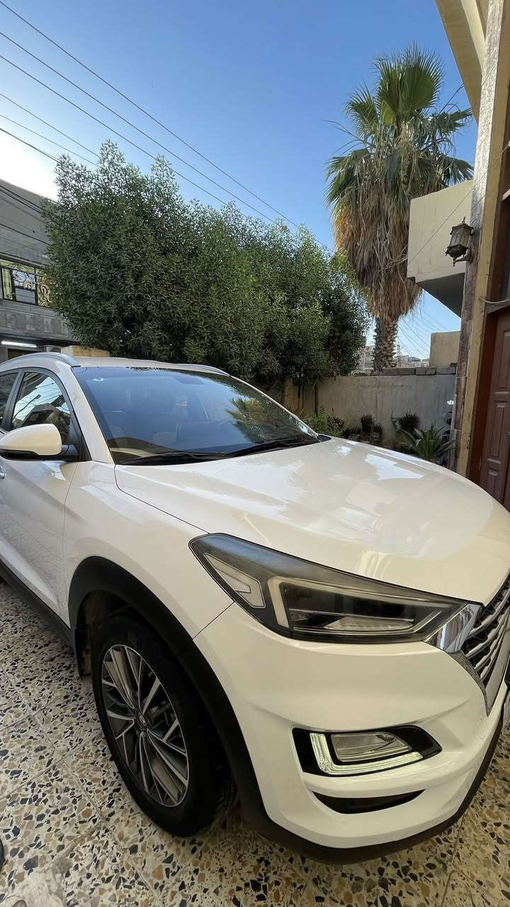 السلام عليكم 👋🏼
توسان 2019🚗 
"وارد خليجي مكفولة بدون اي حادث‼️"
“ماشية١٢٢٦٧٨km
"للبيع فقط"
"موصفات"
*السيارة لون أبيض
*السيارة كشنات جلد + كهرباء 
*السيارة بصمة
*السيارة بيها أضائة ترحيبية
* السيارة بيها شاشة
*بيها أرضية حوضية جديدجة + السيارة نضيفة 
+ مبدلة دهن جديد وكلشي نضيفة
* والسيارة رقم بغداد مشروع وطني تحويل مباشر
* ⁠الاستفسار  ***********
