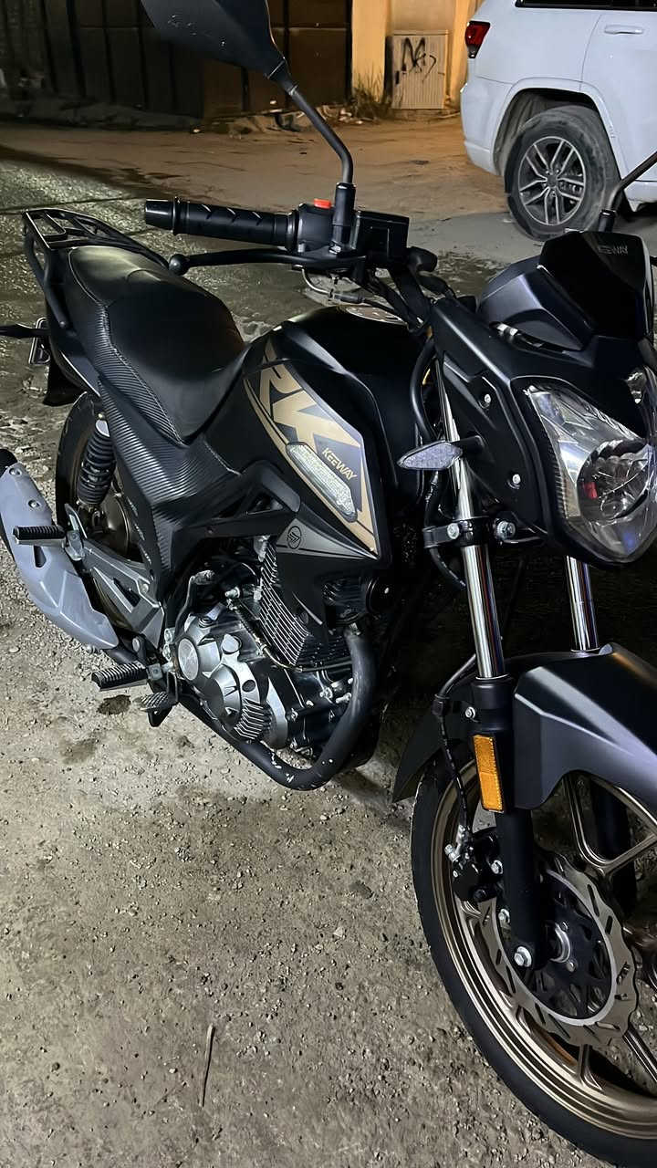 السلام عليكم دراجة ار كي موديل 2022 دراجة نظيفة ماشية 5184 حقيقي الدراجة مضمومة رقم بغداد لوحات انكليزي مكاني بغداد السعر مليونين وسبعمية وبيها مجال بسيط رقم تلفون ***********
