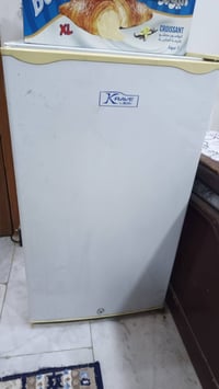 ثلاجة ٥قدم • كريف • مستعملة نظيفة
