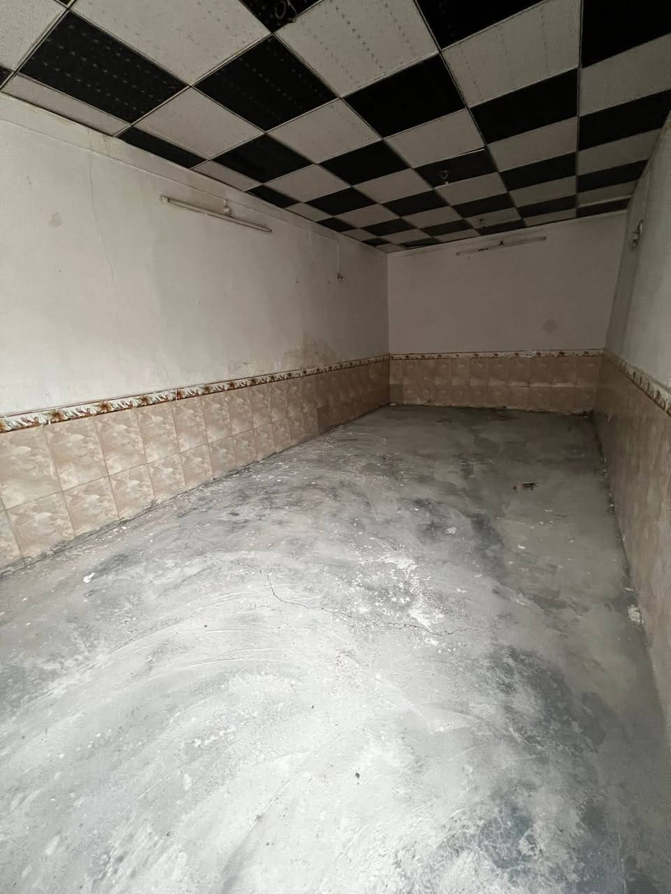 للايجار بيت في الجمهوري بداية شارع سالم
١٥٠ متر يحتوي على غرفتين وصالة ومطبخ واستقبال وصحيات وطارمه

***********

