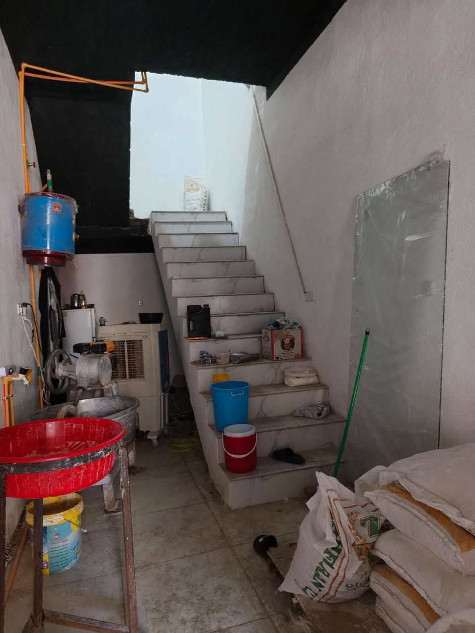 ماسلام عليكم مخبز للبيع جديد صار 15 يوم مت فتح جاهز من كلشي مبيت بي طابقين سبب البيع العمال مكان المخبز بل عماره شارع بغداد ***********
